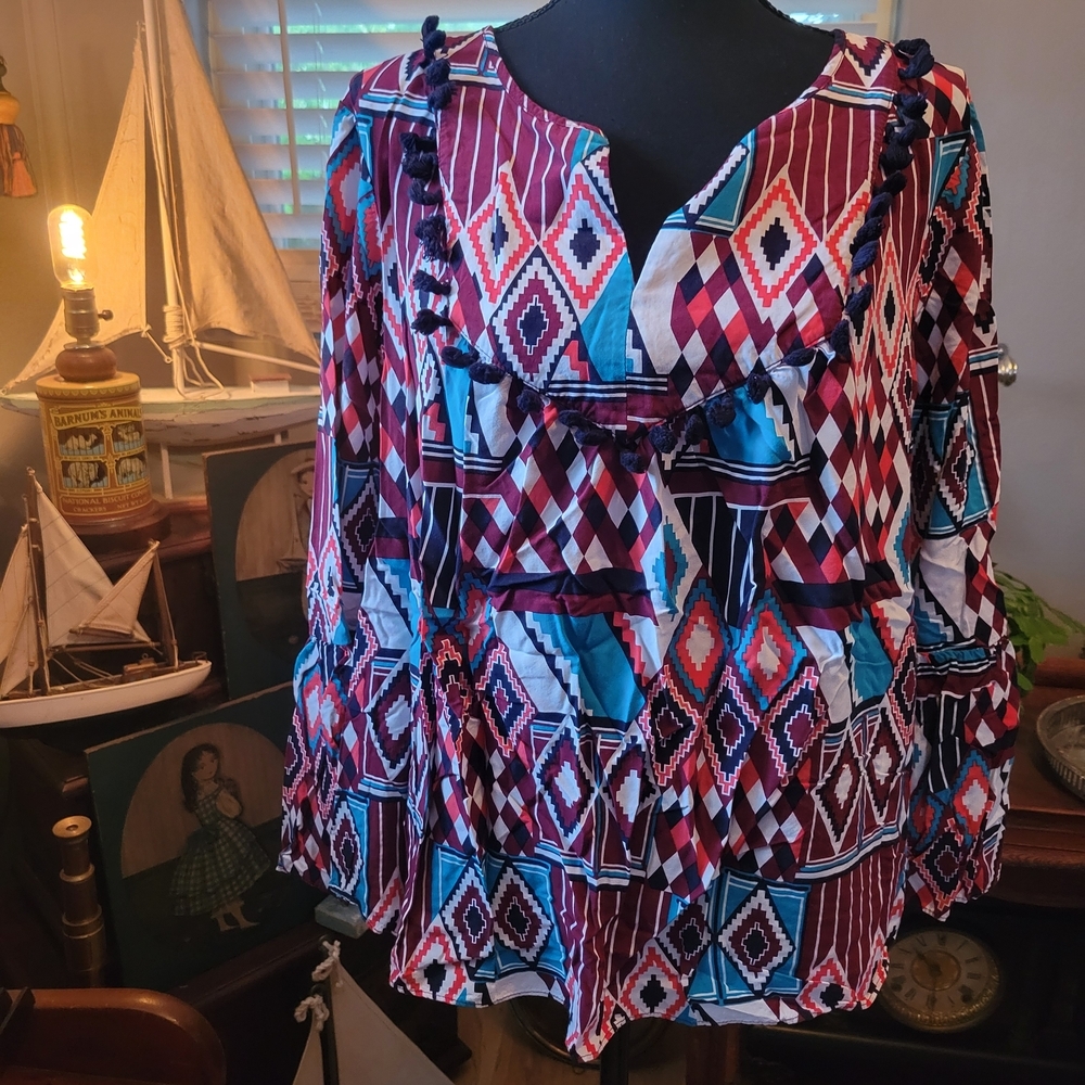 Crown & Ivy Multicolor Geometric Blouse